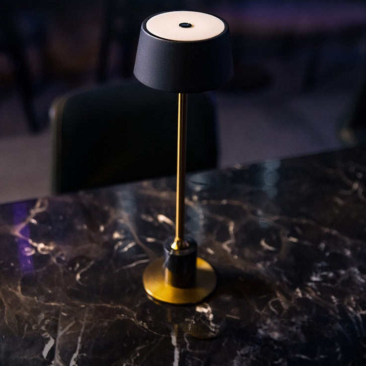LumiBar Crystal™ – Luminária LED Recarregável Sem Fio para Mesa, Bar e Decoração Elegante — detalhe do acabamento | Mova