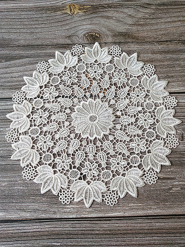 Sousplat de Renda Hortênsia Mōva — detalhe do acabamento | Mova Decor