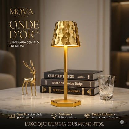 Luminária Onde d'Or™ — Mōva Decor Uma peça que carrega luz e movimento em cada curva.