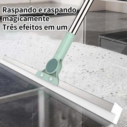 Rodo PureSweep removendo água de uma superfície de vidro