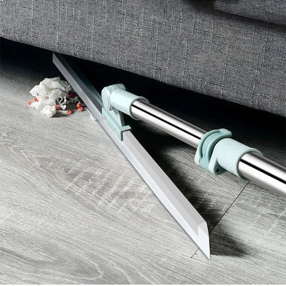 Rodo PureSweep alcançando a área sob o sofá