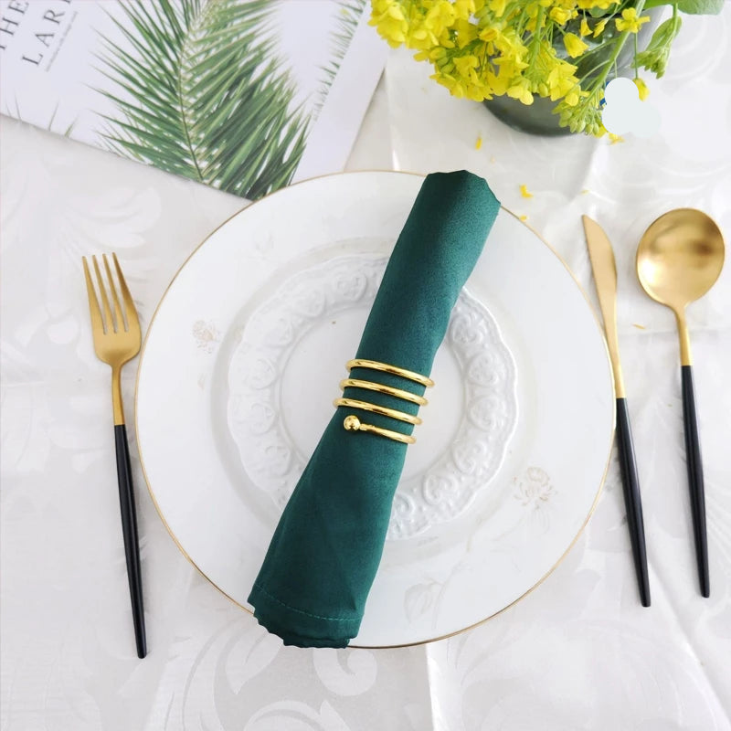 Kit Guardanapos Toscana com Anéis Dourados — composição / escala visual | Mova Decor