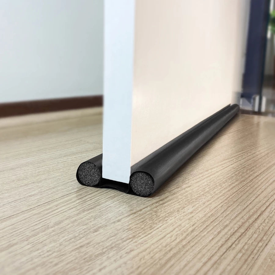 VedaTudo™ – Rolinho Duplo Ajustável para Porta (Anti Vento, Poeira e Insetos)