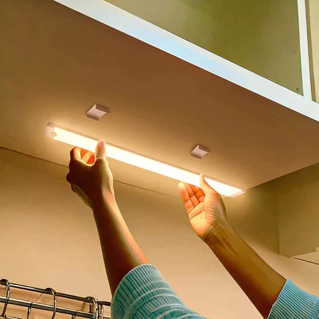 Smart Luminária Inteligente Ultra LED com Sensor de Movimento Sem Fio - Mōva Decor — detalhe do acabamento | Mova Decor