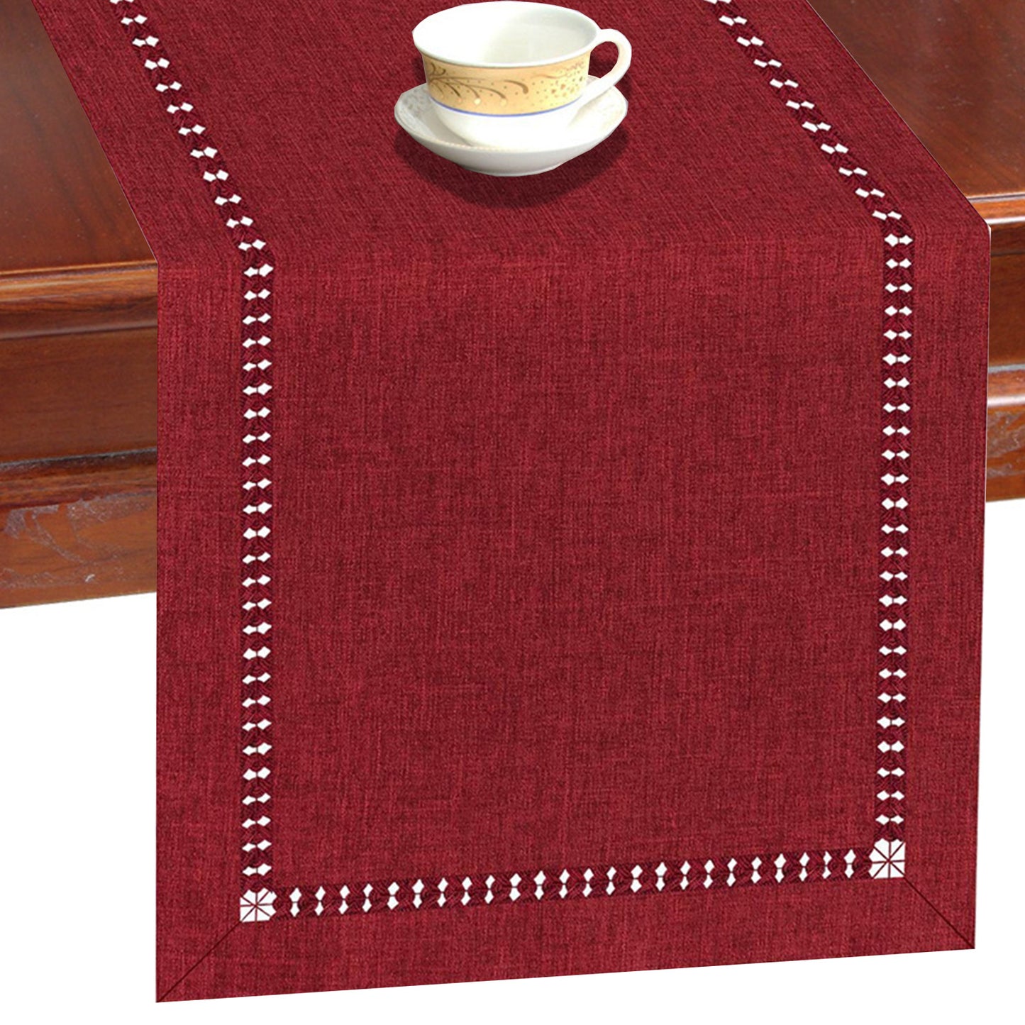 Caminho de Mesa em Imitação de Linho Mōva — detalhe do acabamento | Mova Decor