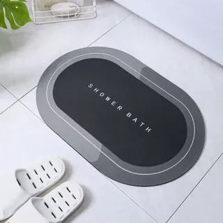 Kit com dois tapetes super absorventes em ambiente residencial