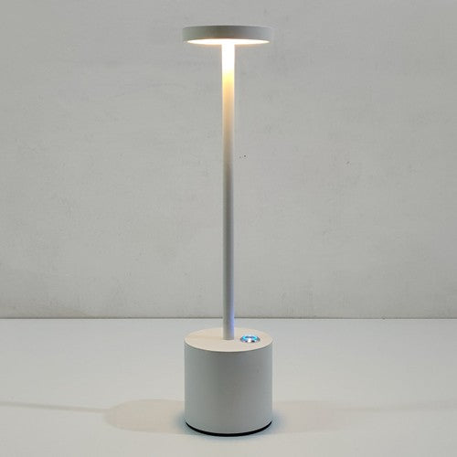 Detalhe da haste da luminária de mesa recarregável Mōva