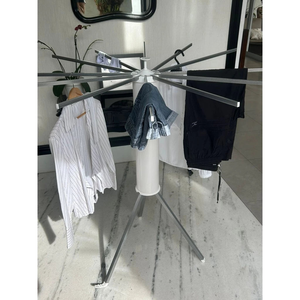 SpinDry Flex™ – Varal Dobrável Giratório de Chão com 16 Hastes em Aço Inox - Mōva Decor